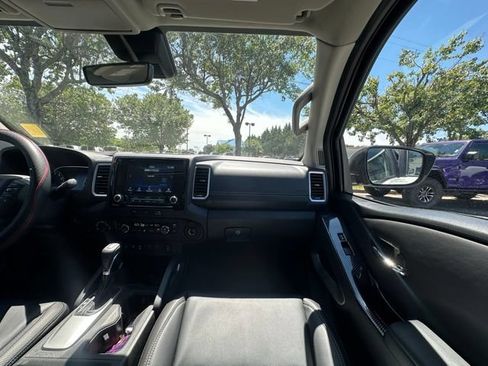 Used 2024 Nissan Frontier SL w/ Technology Package AWD/4WD image 27