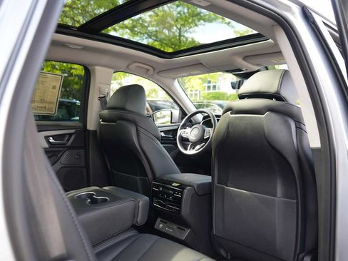 Certified 2025 Acura MDX SH-AWD image 33