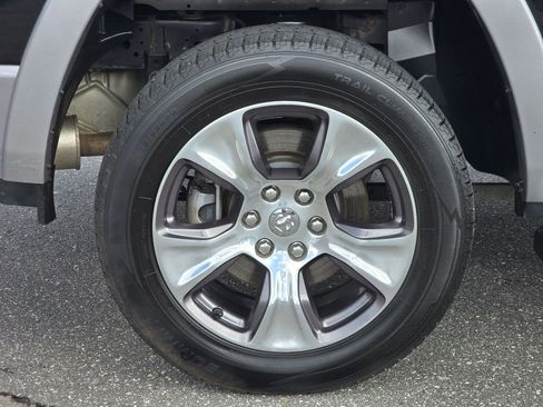 Used 2019 RAM 1500 Laramie image 13