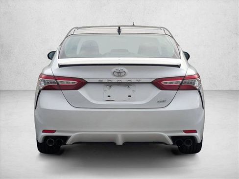 Used 2019 Toyota Camry XSE image 6