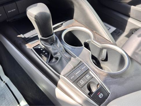 Used 2021 Toyota Camry LE FWD image 28