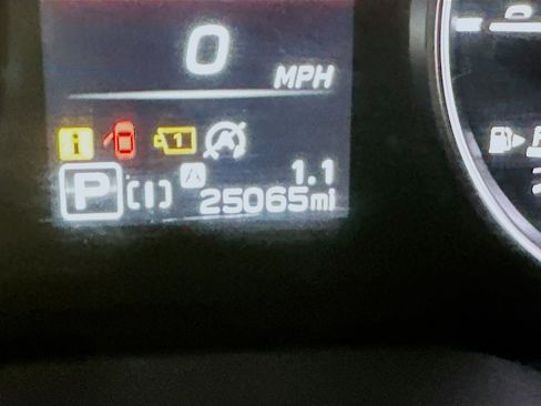 Used 2024 Subaru Crosstrek 2.0i Premium image 18