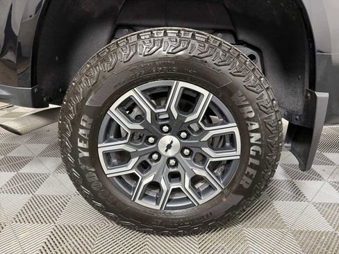 Used 2024 Chevrolet Colorado Z71 w/ Z71 Convenience Package 2 image 15