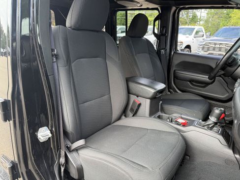 Used 2022 Jeep Wrangler Unlimited Sport AWD/4WD image 21