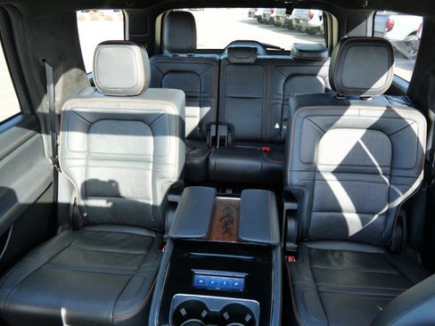 Used 2022 Lincoln Navigator Black Label image 13