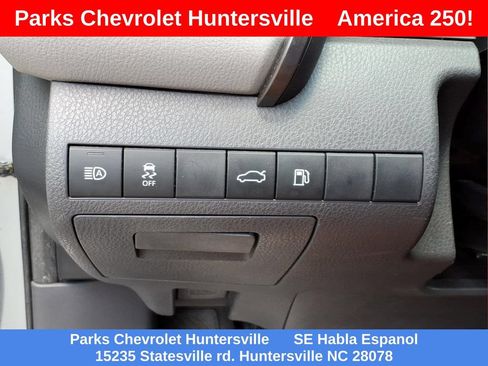 Used 2018 Toyota Camry LE FWD image 14