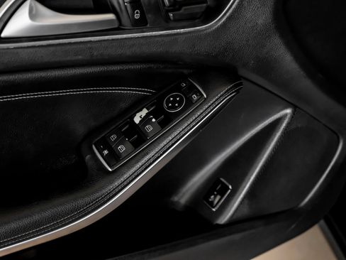 Used 2016 Mercedes-Benz GLA 250 image 41