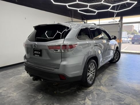 Used 2016 Toyota Highlander XLE AWD/4WD image 5