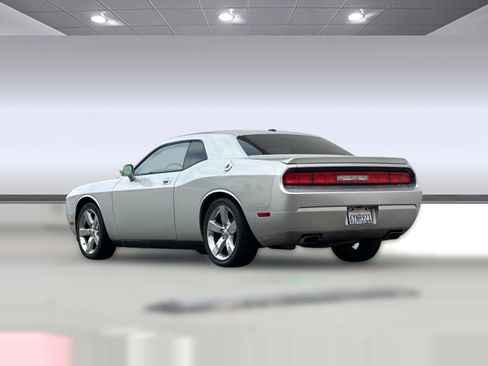Used 2009 Dodge Challenger R/T image 3