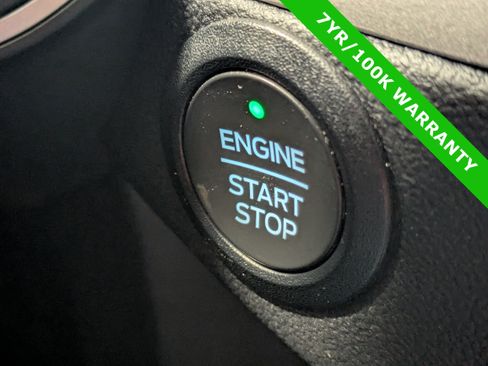 Used 2022 Ford Escape SE image 32