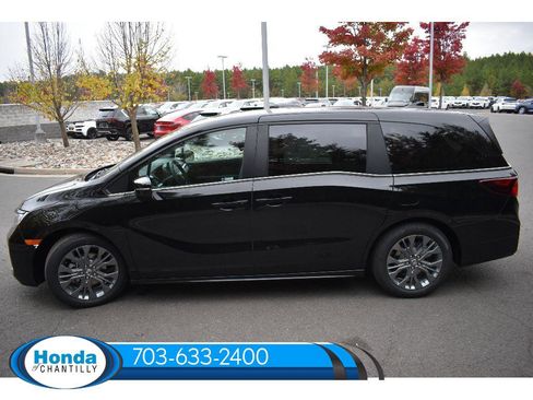 New 2026 Honda Odyssey Touring image 6