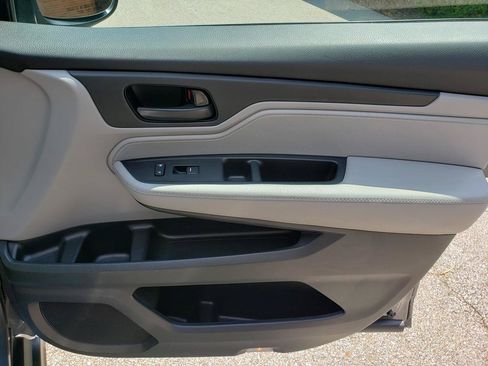 Used 2018 Honda Odyssey EX-L image 17