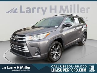 Used 2019 Toyota Highlander LE AWD/4WD video 1