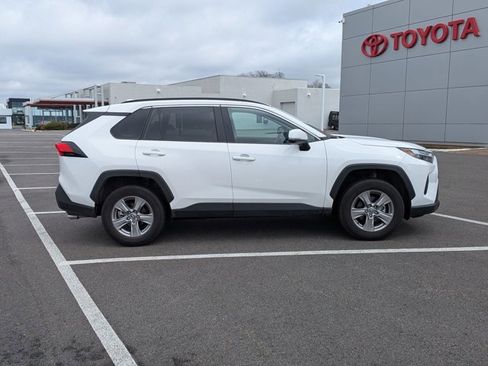 Used 2025 Toyota RAV4 XLE image 4