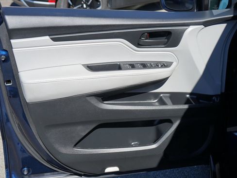 Used 2021 Honda Odyssey EX image 11