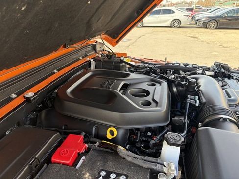 Used 2025 Jeep Wrangler Sport image 12
