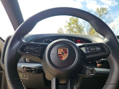 Certified 2025 Porsche Cayenne E-Hybrid image 18