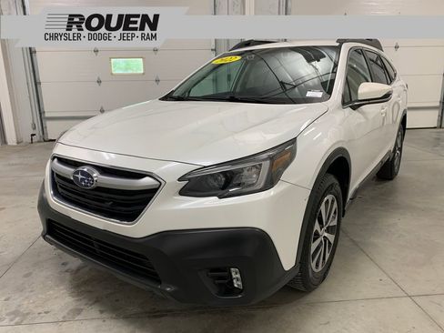 Used 2022 Subaru Outback Premium AWD/4WD image 1