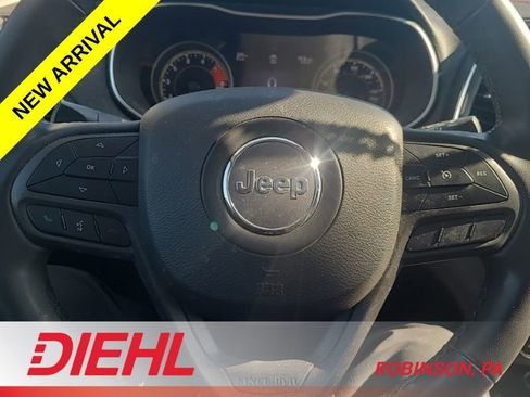 Used 2022 Jeep Cherokee Trailhawk w/ Sun, Sound & Nav Group AWD/4WD image 7