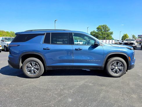 Used 2026 Chevrolet Traverse LT AWD/4WD image 6
