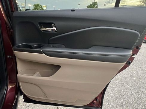 Used 2022 Honda Pilot Touring image 14