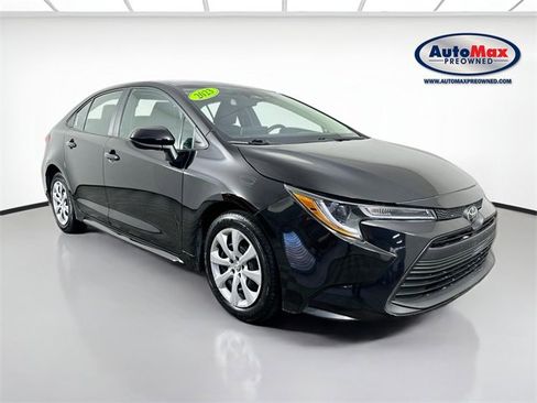 Used 2023 Toyota Corolla LE image 1