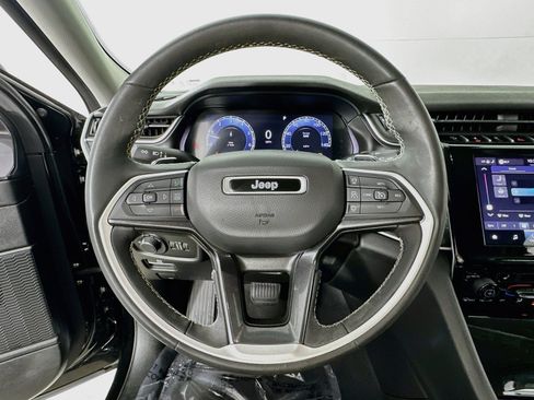 Used 2023 Jeep Grand Cherokee L Laredo w/ Luxury Tech Group I RWD image 11