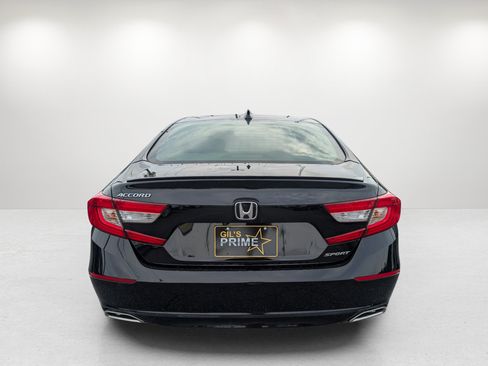 Used 2018 Honda Accord Sport image 6