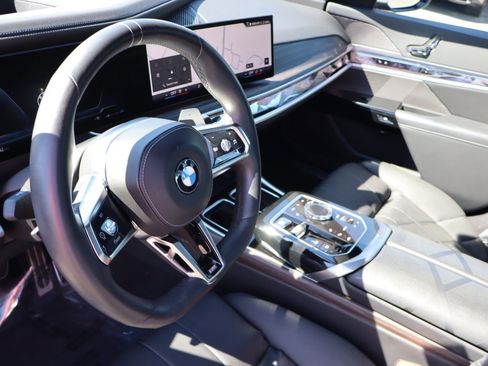 Used 2024 BMW 760i xDrive w/ Premium Package AWD/4WD image 9