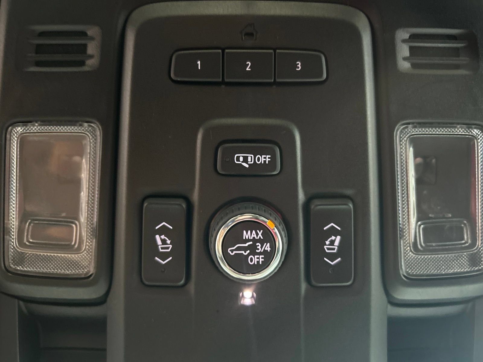 Used 2023 Chevrolet Tahoe LT w/ LT Signature Package AWD/4WD image 33