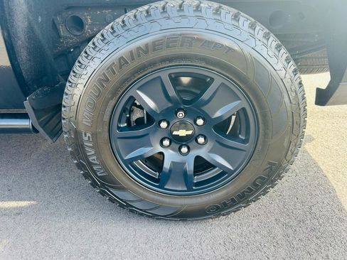 Used 2018 Chevrolet Silverado 1500 LT w/ All Star Edition image 10