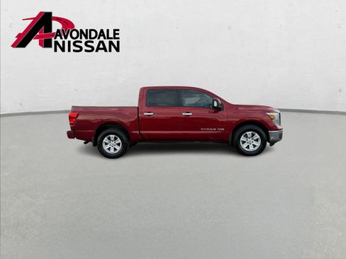 Used 2018 Nissan Titan SV w/ SV Convenience Package image 7