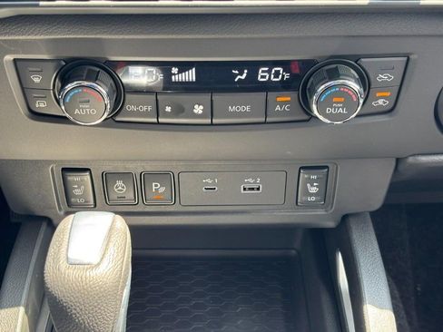 New 2025 Nissan Frontier SV w/ SV Convenience Package image 9