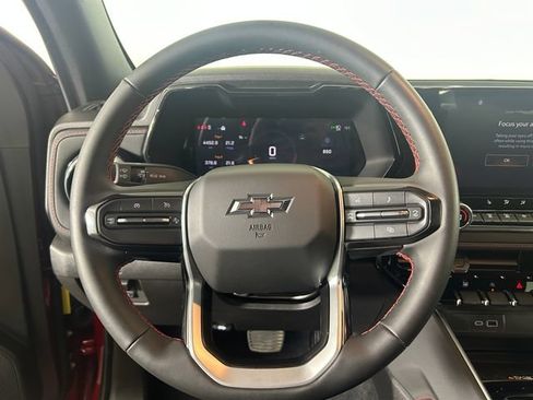 Used 2025 Chevrolet Colorado Z71 w/ Technology Package AWD/4WD image 15