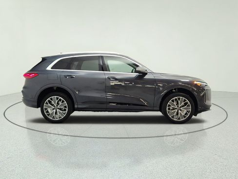 Used 2025 Audi Q5 Premium Plus w/ Premium Plus AWD/4WD image 4