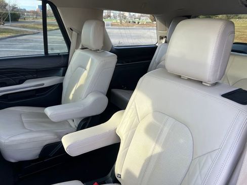 Certified 2023 Ford Expedition Platinum image 24