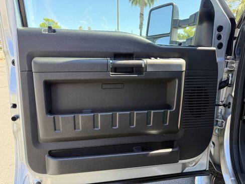 Used 2011 Ford F250 Lariat w/ Lariat Ultimate Pkg AWD/4WD image 9