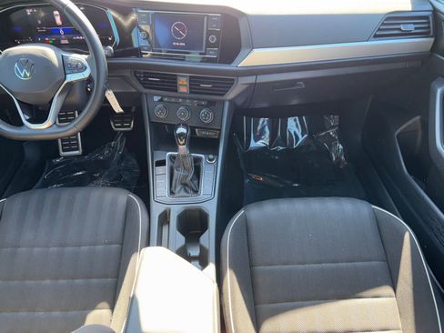 Used 2024 Volkswagen Jetta Sport image 14