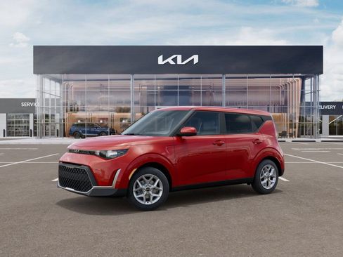 Used 2025 Kia Soul LX w/ LX Technology Package FWD image 3