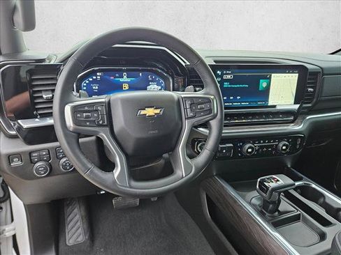Used 2024 Chevrolet Silverado 1500 LTZ image 15