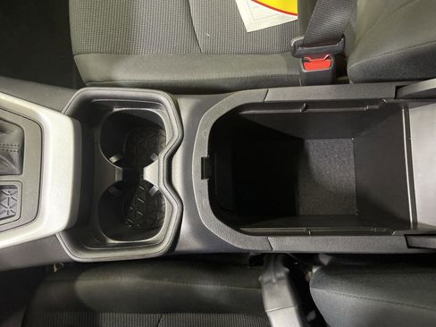 Used 2021 Toyota RAV4 LE AWD/4WD image 20