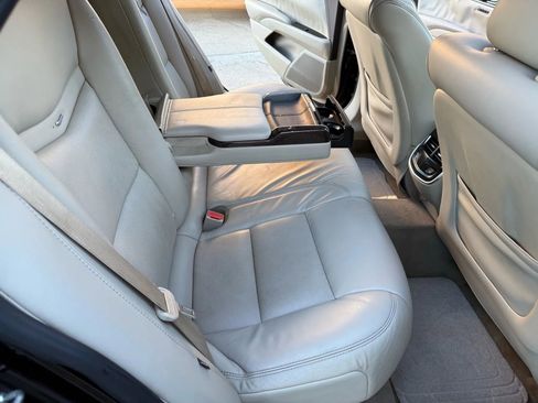 Used 2016 Cadillac XTS Luxury image 25