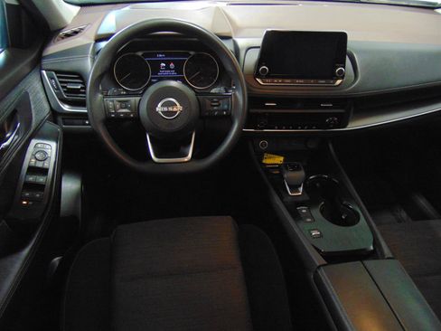 Used 2023 Nissan Rogue SV FWD image 12