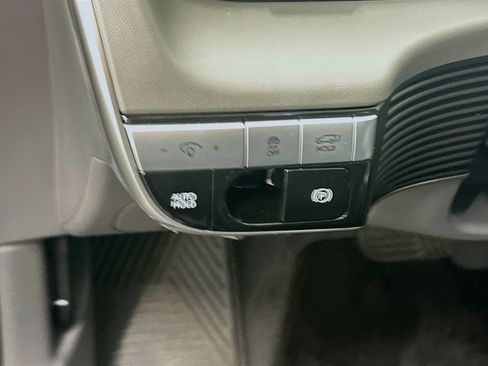 Used 2024 Hyundai Ioniq 5 SEL AWD/4WD image 17