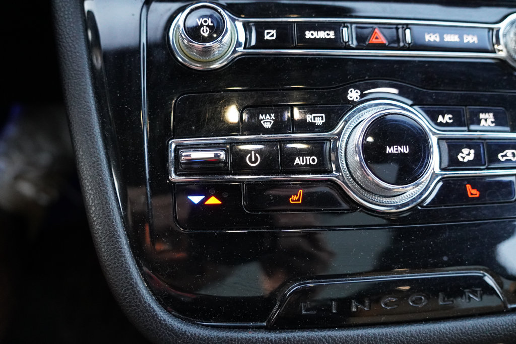 Used 2021 Lincoln Corsair Reserve AWD/4WD image 7