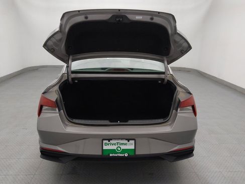 Used 2023 Hyundai Elantra SEL image 29