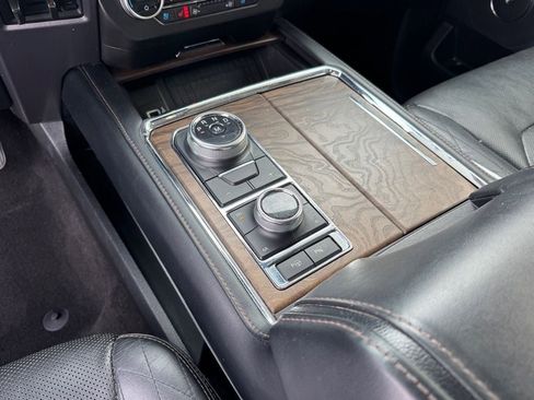 Used 2019 Ford Expedition Platinum image 20