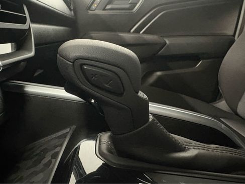 Used 2025 Chevrolet Colorado W/T AWD/4WD image 23