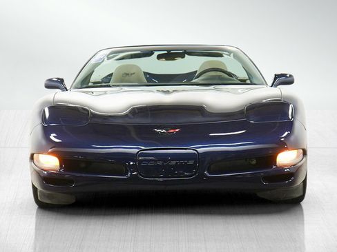 Used 2000 Chevrolet Corvette Convertible RWD image 8