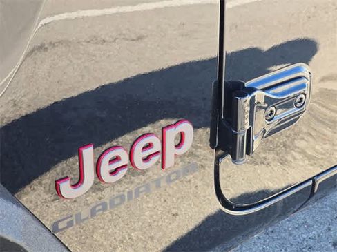 Used 2022 Jeep Gladiator Rubicon w/ LED Lighting Group image 12
